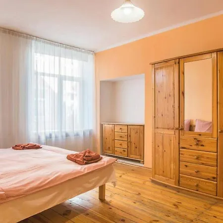 Old - 4 Bedroom Lägenhet Riga