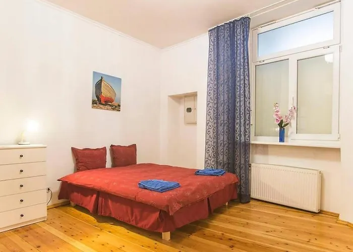 Apartment Old - 4 Bedroom Riga